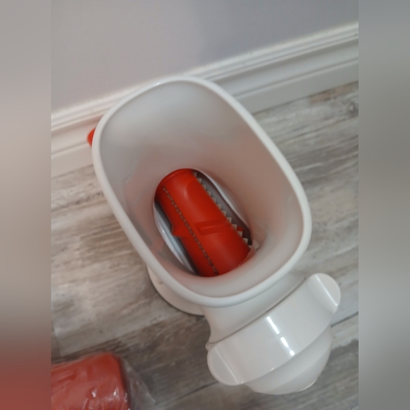 Tupperware Fusionmaster Sorbet Maker NEW with Base system - Picture 7 of 11